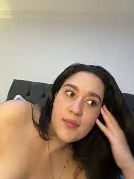 Snapshot of Nina_lovi chatting on 02-05-25, 06:46 Nina lovi online show from 02-05-25, 06:46