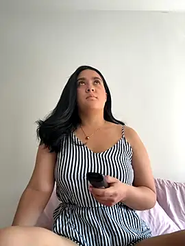 Snapshot of Nina_lovi chatting on 10-22-25, 09:14 Nina lovi online show from 10-22-25, 09:14