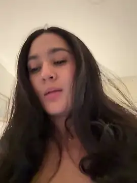 Snapshot of Nina_lovi chatting on 06-14-26, 02:24 Nina lovi online show from 06-14-26, 02:24