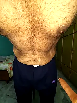 Snapshot of hornyindianmale82 chatting on 10-27-25, 10:41 hornyindianmale82 online show from 10-27-25, 10:41