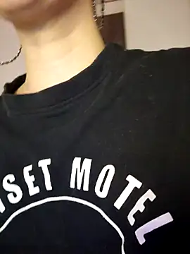 Snapshot of Fuck-Gina chatting on 01-23-25, 07:07 Fuck-Gina online show from 01-23-25, 07:07