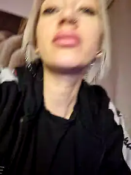 Snapshot of Fuck-Gina chatting on 01-28-25, 12:05 Fuck-Gina online show from 01-28-25, 12:05