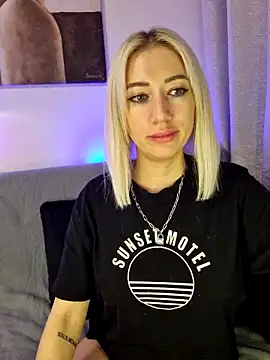 Snapshot of Fuck-Gina chatting on 02-24-25, 07:52 Fuck-Gina online show from 02-24-25, 07:52