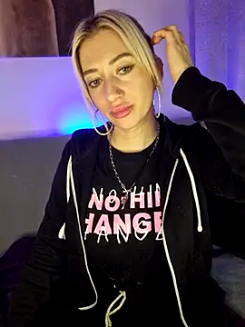 Snapshot of Fuck-Gina chatting on 03-06-25, 12:32 Fuck-Gina online show from 03-06-25, 12:32