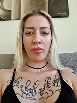 Snapshot of Fuck-Gina chatting on 03-09-25, 04:11 Fuck-Gina online show from 03-09-25, 04:11