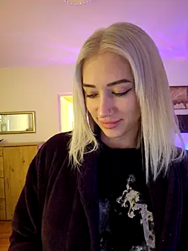 Snapshot of Fuck-Gina chatting on 03-16-25, 10:20 Fuck-Gina online show from 03-16-25, 10:20