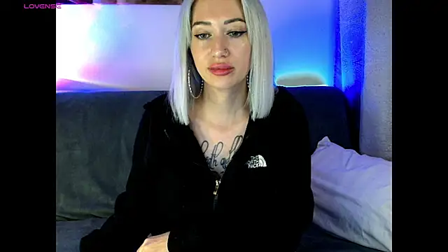 Snapshot of Fuck-Gina chatting on 09-09-25, 11:15 Fuck-Gina online show from 09-09-25, 11:15