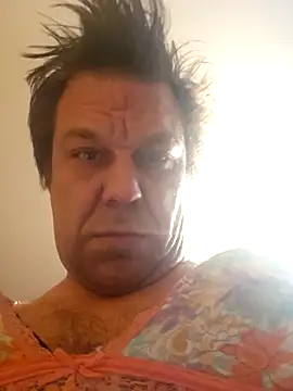 Snapshot of 69thong@xh chatting on 12-14-25, 06:12 69thongxh online show from 12-14-25, 06:12