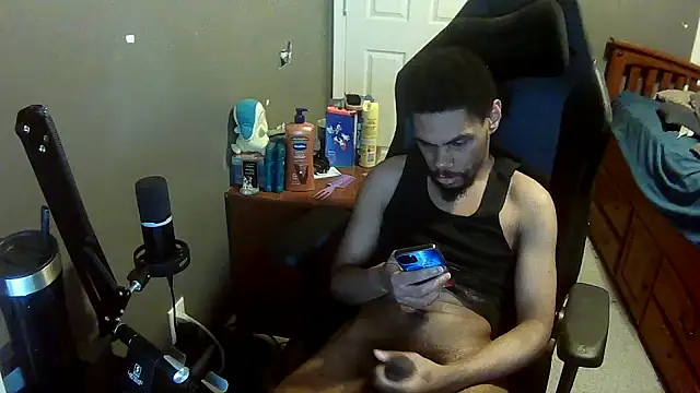 Snapshot of Neovergil0 chatting on 11-30-25, 01:09 Neovergil0 online show from 11-30-25, 01:09