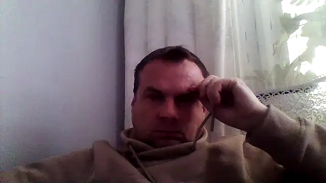 grzes19763 online show from 04-15-26, 08:43