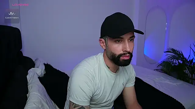 Snapshot of the_lucky_men__ chatting on 12-29-24, 02:49 the lucky men online show from 12-29-24, 02:49