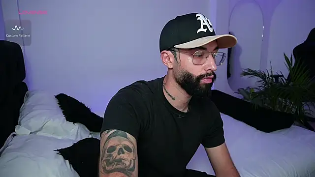 Snapshot of the_lucky_men__ chatting on 01-25-25, 03:09 the lucky men online show from 01-25-25, 03:09