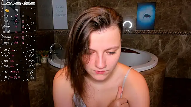 Snapshot of MelindaTin chatting on 12-03-24, 01:08 MelindaTin online show from 12-03-24, 01:08