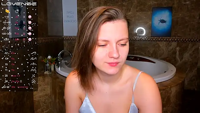 Snapshot of MelindaTin chatting on 12-06-24, 01:07 MelindaTin online show from 12-06-24, 01:07