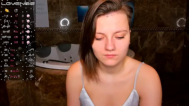 Snapshot of MelindaTin chatting on 12-08-24, 01:13 MelindaTin online show from 12-08-24, 01:13