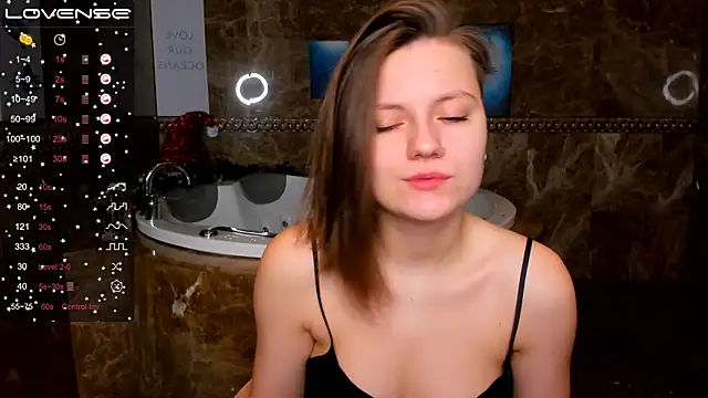 Snapshot of MelindaTin chatting on 12-13-24, 01:37 MelindaTin online show from 12-13-24, 01:37