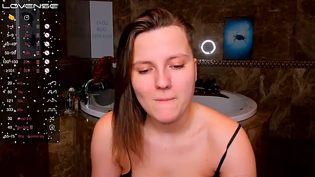 Snapshot of MelindaTin chatting on 12-18-24, 07:47 MelindaTin online show from 12-18-24, 07:47