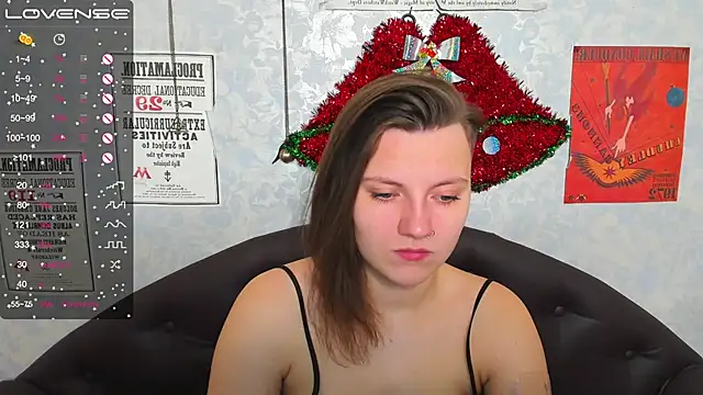 Snapshot of MelindaTin chatting on 12-19-24, 01:28 MelindaTin online show from 12-19-24, 01:28