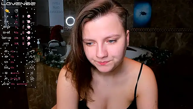 Snapshot of MelindaTin chatting on 12-28-24, 04:19 MelindaTin online show from 12-28-24, 04:19