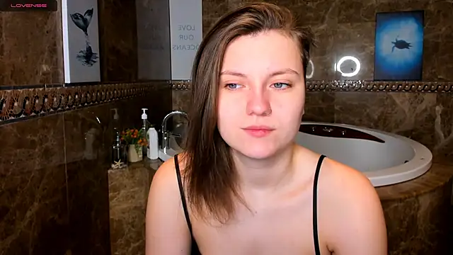 Snapshot of MelindaTin chatting on 01-27-25, 01:16 MelindaTin online show from 01-27-25, 01:16