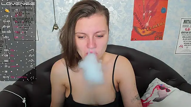 Snapshot of MelindaTin chatting on 03-16-25, 01:17 MelindaTin online show from 03-16-25, 01:17