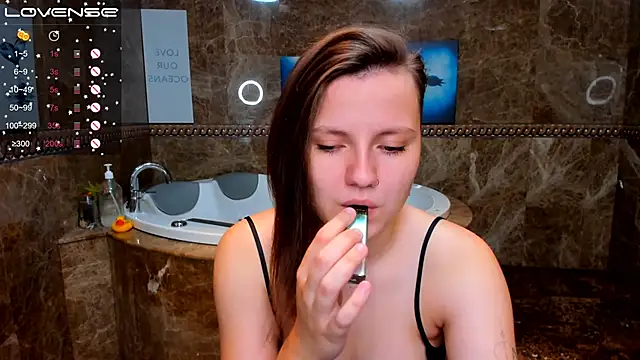 Snapshot of MelindaTin chatting on 09-14-25, 01:16 MelindaTin online show from 09-14-25, 01:16