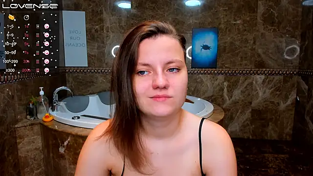 Snapshot of MelindaTin chatting on 09-28-25, 01:11 MelindaTin online show from 09-28-25, 01:11