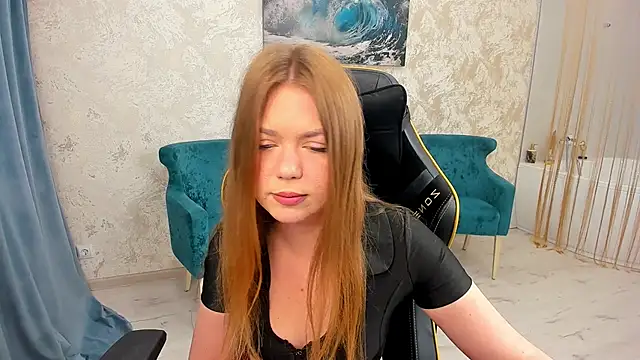 Strawberrye online show from 10-20-25, 03:40