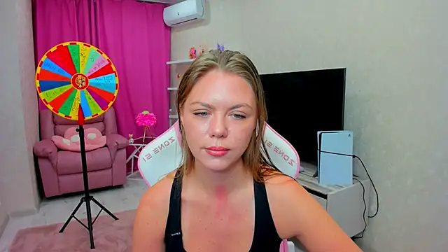 Strawberrye online show from 02-10-26, 03:21