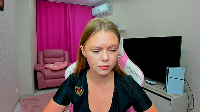 Strawberrye online show from 02-22-26, 03:18