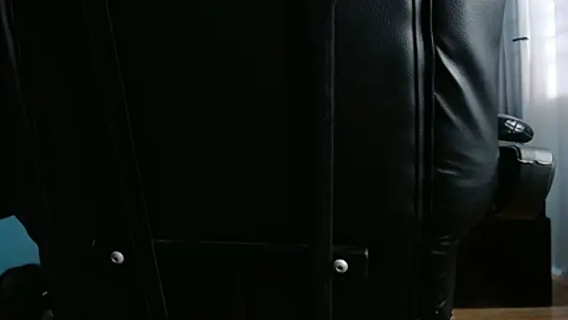 Yukikawaii online show from 04-21-26, 04:30