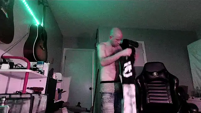 Snapshot of Anix888 chatting on 10-09-25, 07:28 Anix888 online show from 10-09-25, 07:28