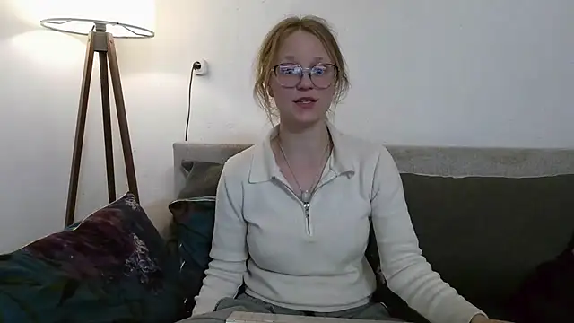 little-leni online show from 04-08-26, 08:20