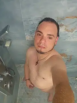 latinoflpr online show from 01-18-26, 03:32