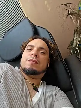 latinoflpr online show from 04-30-26, 08:15