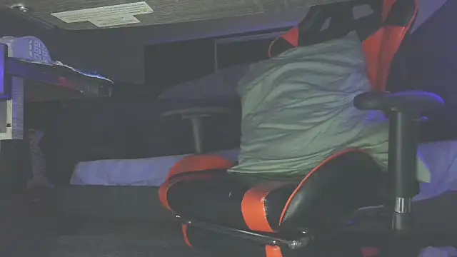 Dick and muscles online show from 03-13-25, 09:21