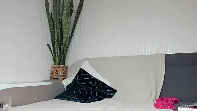 Snapshot of Analcatwalk chatting on 12-13-24, 03:49 Analcatwalk online show from 12-13-24, 03:49