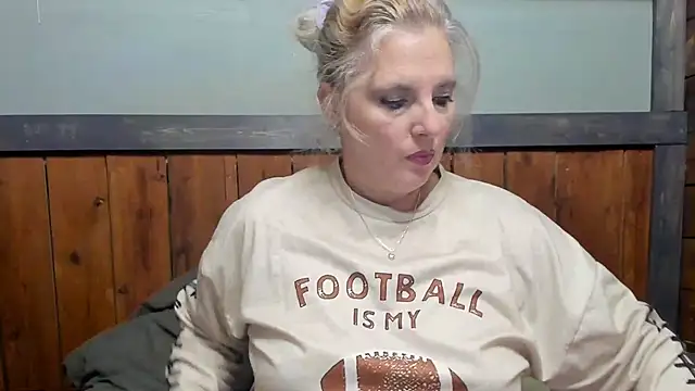 Snapshot of lisaxlovexxx chatting on 09-19-25, 05:02 lisaxlovexxx online show from 09-19-25, 05:02