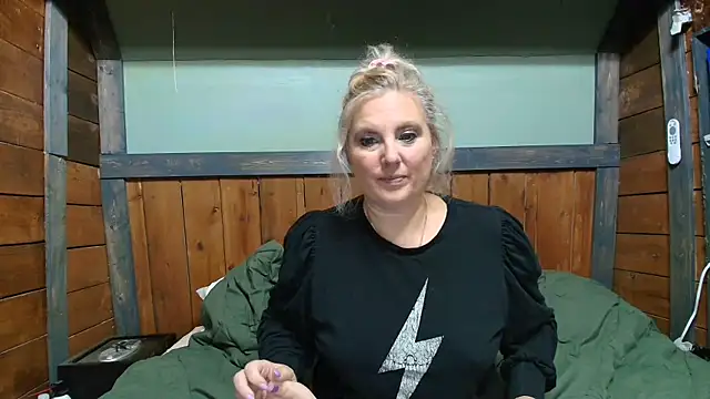 Snapshot of lisaxlovexxx chatting on 10-07-25, 04:59 lisaxlovexxx online show from 10-07-25, 04:59