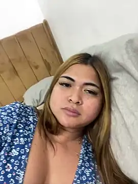 Snapshot of Bombshell_Ashy chatting on 01-08-25, 09:12 Bombshell Ashy online show from 01-08-25, 09:12