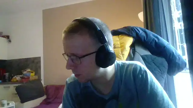 Snapshot of David250692 chatting on 10-15-25, 11:10 David250692 online show from 10-15-25, 11:10