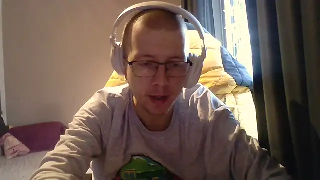 Snapshot of David250692 chatting on 11-27-25, 09:33 David250692 online show from 11-27-25, 09:33