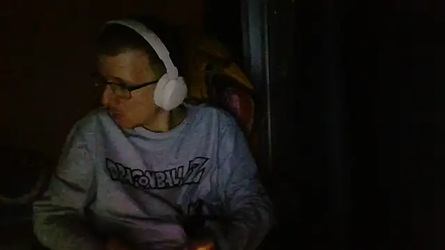 Snapshot of David250692 chatting on 04-05-26, 01:41 David250692 online show from 04-05-26, 01:41