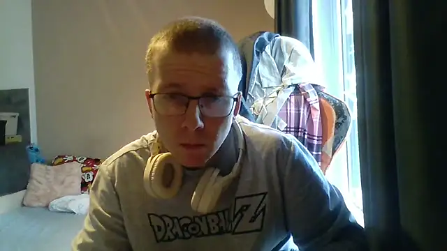 Snapshot of David250692 chatting on 04-06-26, 12:17 David250692 online show from 04-06-26, 12:17