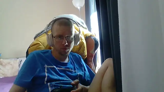Snapshot of David250692 chatting on 05-27-26, 07:16 David250692 online show from 05-27-26, 07:16