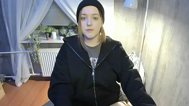 Snapshot of Sophia_Edwards chatting on 02-21-25, 06:48 Sophia Edwards online show from 02-21-25, 06:48