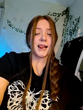 Snapshot of Sophia_Edwards chatting on 04-06-26, 12:08 Sophia Edwards online show from 04-06-26, 12:08