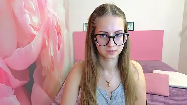 Snapshot of AliceAdams chatting on 01-30-25, 02:25 AliceAdams online show from 01-30-25, 02:25