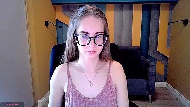 Snapshot of AliceAdams chatting on 03-08-25, 08:22 AliceAdams online show from 03-08-25, 08:22