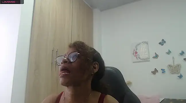 BustyMilf  online show from 03-01-25, 12:23